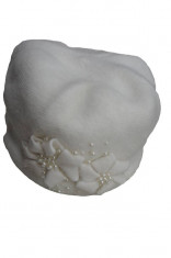 Bereta fashion de iarna cu aplicatii de perle, model elegant pe alb (Culoare: ALB, Marime: UNIVERSAL) foto