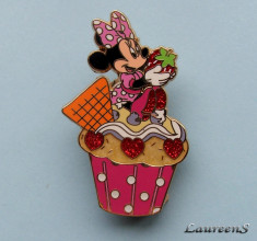 Insigna Pin - DISNEYLAND PARIS foto