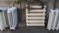 Calorifere fonta ucraina foto