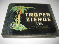 Cutie Tigarete metal veche Tropen Zierde Germany. foto