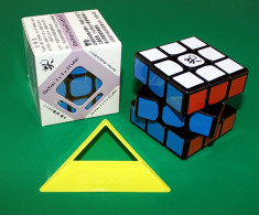 Competitional Dayan Zanchi - Cub Rubik 3x3x3 + Stand Gratuit pentru cub foto