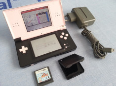 Nintendo DS Lite roz-negru + joc discheta + carcasa + incarcator foto