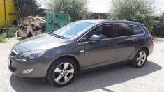 Opel Astra Sports Tourer foto