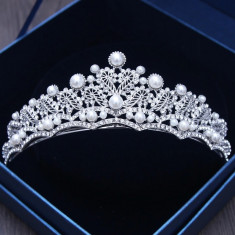 Diadema / tiara mireasa superba cu cristale tip Swarovski foto
