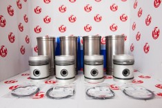 Set motor tractor Utb U650, D110 SM Germany foto