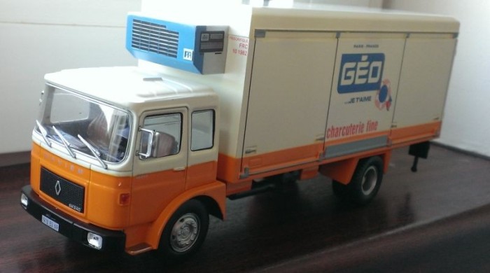 Macheta camion Saviem SM 240 Frigorific (similar ROMAN) - noua, scara 1/43 foto mare Macheta camion Saviem SM 240 Frigorific (similar ROMAN) - noua, scara 1/43 foto mare