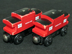 Thomas and Friends ? Wooden Railway ? 2 x SODOR LINE CABOOSE ? Magnetic Vagons foto