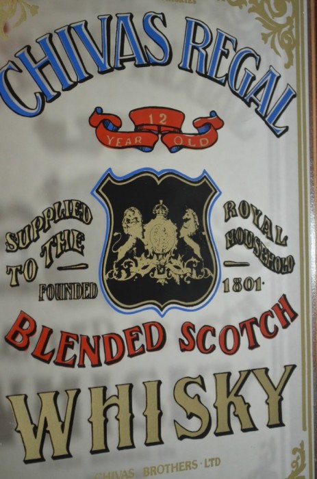 Reclama vintage litografiata pe oglinda Chivas Regal Blended Scotch Whisky foto mare Reclama vintage litografiata pe oglinda Chivas Regal Blended Scotch Whisky foto mare