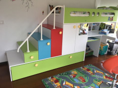 Mobilier ingenios pentru scolari curajosi foto