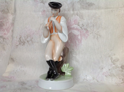 Statueta / figurina / bibelou vintage din portelan Zsolnay Pecs Ungaria - foto