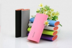 Baterie externa cu dubla iesire USB Power Bank 20000mAh pentru iPhone, iPad, PSP, PDA, Mp3, Mp4 foto