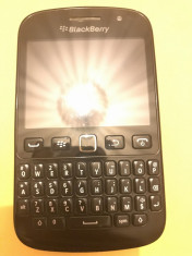 Telefon mobil BlackBerry 9720 foto