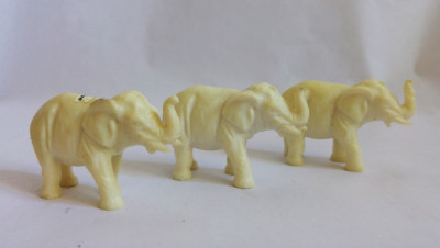 (T) 3 figurine elefanti gen Linde, plastic, 6,5x4 cm, deosebite, vintage foto