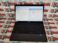 Laptop Samsung 300E Dual-Core 1.7Ghz RAM 4GB 320GB 15.6 LED Wi-Fi WebCam NumPad foto