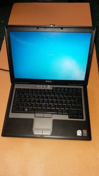 Laptop Dell Latitude D630 14.1" Intel Core 2 Duo 2.2 GHz,160 GB HDD,4 GB foto mare Laptop Dell Latitude D630 14.1" Intel Core 2 Duo 2.2 GHz,160 GB HDD,4 GB foto mare
