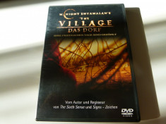 the Village - dvd- b27, b33 foto