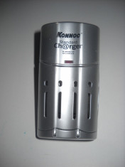 Incarcator marca KONNEC model KCR 1108, pt. acumulatori AA, 4 buc., folosit foto