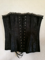 Corset negru dantelat gothic foto