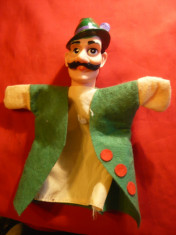 Marioneta Vanator , material plastic si textil, h= 28 cm foto