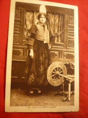 Ilustrata - Costume Populare - Costum Pont L&amp;#039;Abbe ,roata de tors -interbelica foto