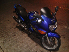 Motocicleta gsx 600 f foto