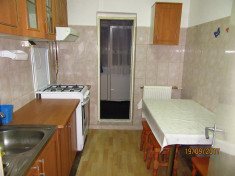 Inchiriez apartament 2 camere Piata 9 Mai Ploiesti foto