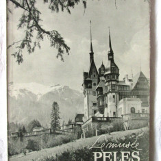 "LE MUSEE PELES A SINAIA", 1961. Muzeul Peles. Carte in limba franceza