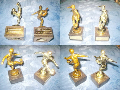 Statuiete mici pereche Fotbalisti-Premii Cupe anii: 1996-1997 si 1998. foto