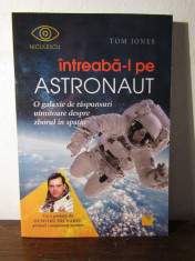 Intreaba-l pe astronaut - Tom Jones foto