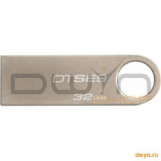 Kingston 32GB USB 2.0 DataTraveler SE9 (Metal casing) foto