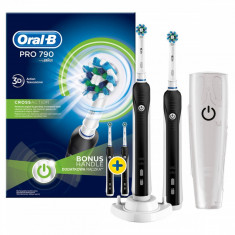 Set 2x Periuta de dinti electrica Oral-B PRO 790 CrossAction, reincarcabila, 1 program, 1 capat, Alb/Negru, suport de calatorie inclus foto