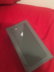 iPhone 8 black 64 gb codat in re?eaua orange foto