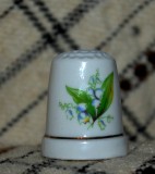 Degetar din portelan, de colectie - tematica lacramioare, Decorative
