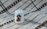 Cumpara ieftin Degetar din portelan, de colectie - tematica bolero, Decorative