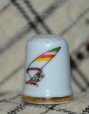 Cumpara ieftin Degetar din portelan, de colectie - tematica, Decorative