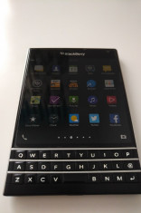 Telefon Blackberry Passport + husa protectie si accesorii originale foto