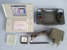 Joc portabil Nintendo DS Lite + discheta + husa + incarcator + carcasa + stylus foto