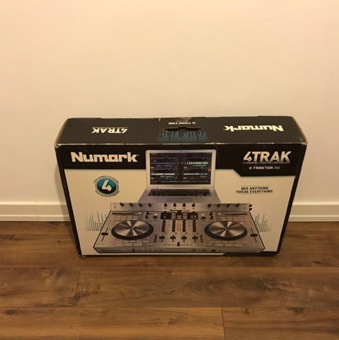 Consola DJ - Traktor - Numark 4trak | arhiva Okazii.ro