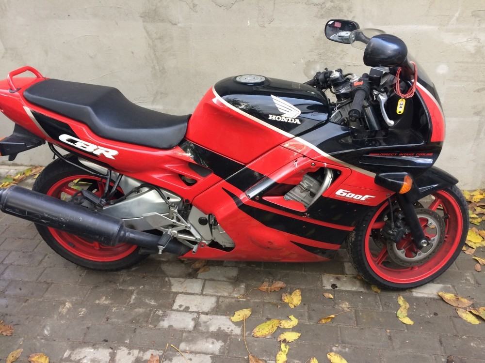 Honda cbr f2
