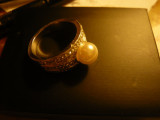 Inel elegant cu perla (imitatie),cristale -metal argintat ,diam.int.=1,9 cm, 57 - 67, 59