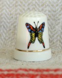 Cumpara ieftin Degetar din portelan, de colectie - tematica : fluture, Decorative