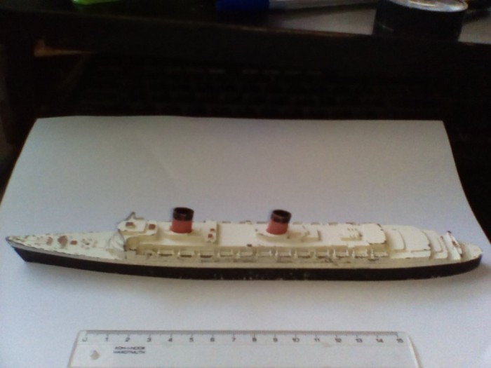 bnk jc Tri-ang Minic M 702 - RMS Queen Elisabeth