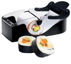 Aparat de facut rulouri de Sushi foto