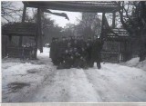 Bnk foto - Elevi ai CN N Filpescu la Manastirea Dealu - 1940, Alb-Negru, Romania 1900 - 1950, Militar