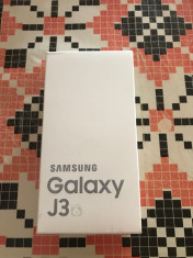 Samsung Galaxy J3 2016 foto