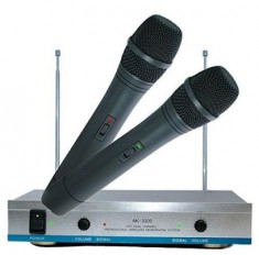 Set 2 microfoane wireless karaoke AK-3300 foto