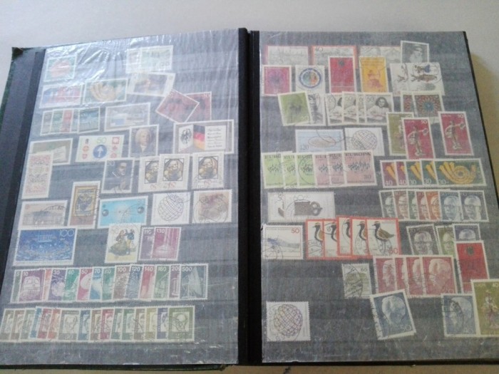Clasor cu 16 file cu o colectie de timbre Germania Bundes, stampilate foto mare Clasor cu 16 file cu o colectie de timbre Germania Bundes, stampilate foto mare