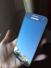 Samsung Galaxy S4 Mini Black Edition+Vodafone Smart Chat foto