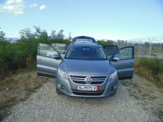 Vand autoturism Volkswagen Tiguan 2010 , diesel , culoare gri sobolan. foto