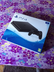 Vand consola PlayStation 4 slim 1tb +2 jocuri cadou foto